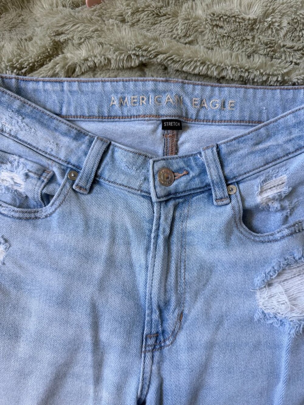 Mom Jean Light Wash Distressed Jeans Size 6 LONG - Picture 6 of 8